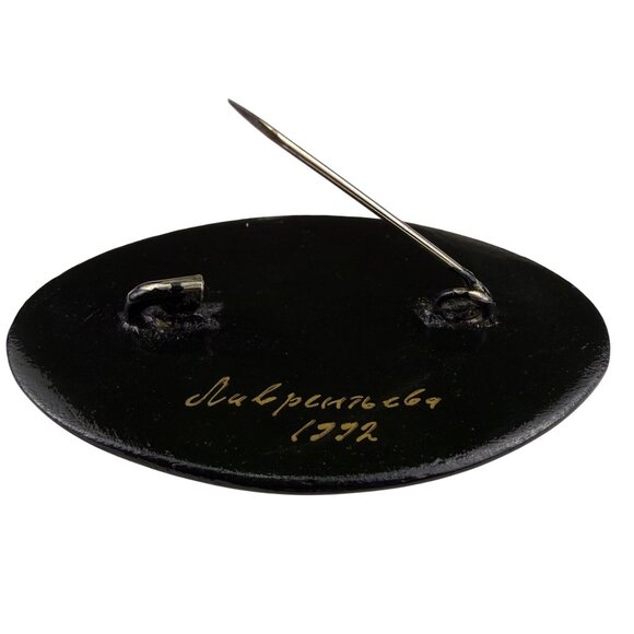 Hand-Painted Vintage Brooch Women Black Lacquer Floral Design Oval 1992 Original - Picture 3 of 6